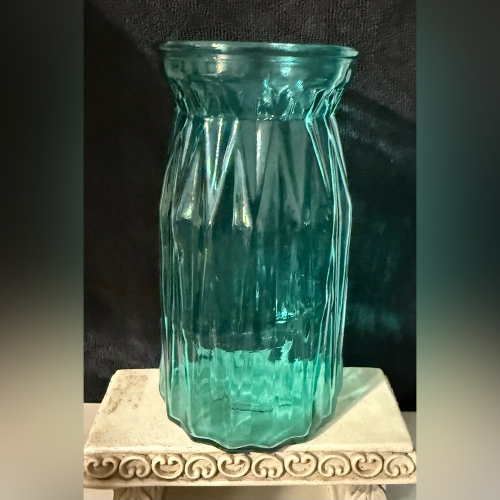 7.5 aqua blue vase. Excellent condition.